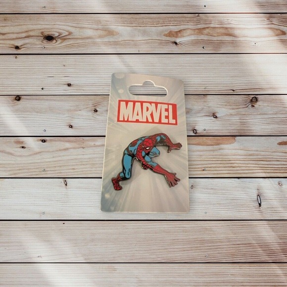 Disney‎ Pin 108554 Marvel Comics Spider-Man Avengers Hero Trading Pin Pre-Owned - Picture 5 of 7